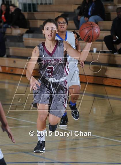 Thumbnail 3 in Cathedral City vs. Rancho Mirage (MaxPreps Holiday Classic) photogallery.