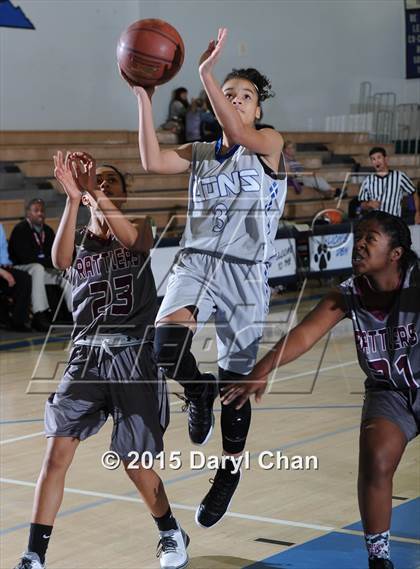 Thumbnail 2 in Cathedral City vs. Rancho Mirage (MaxPreps Holiday Classic) photogallery.