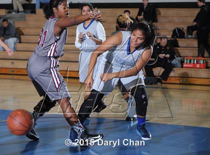 Thumbnail 3 in Cathedral City vs. Rancho Mirage (MaxPreps Holiday Classic) photogallery.