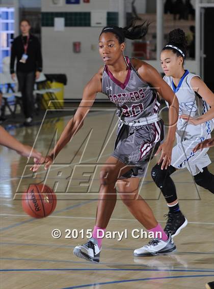 Thumbnail 2 in Cathedral City vs. Rancho Mirage (MaxPreps Holiday Classic) photogallery.