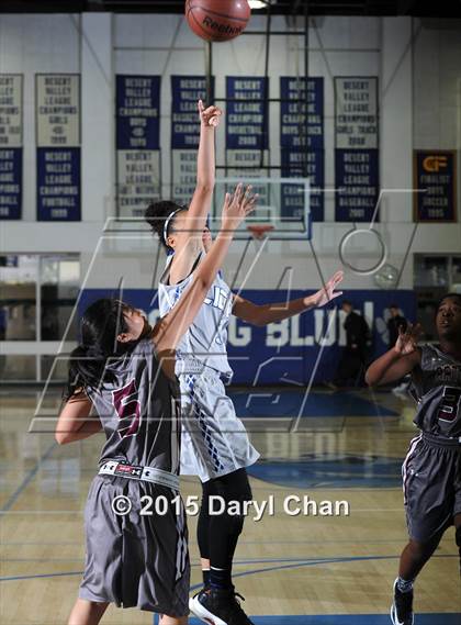 Thumbnail 1 in Cathedral City vs. Rancho Mirage (MaxPreps Holiday Classic) photogallery.