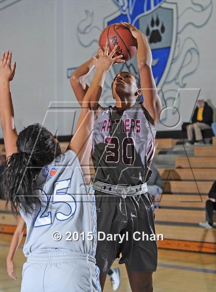 Thumbnail 2 in Cathedral City vs. Rancho Mirage (MaxPreps Holiday Classic) photogallery.