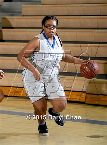 Thumbnail 1 in Cathedral City vs. Rancho Mirage (MaxPreps Holiday Classic) photogallery.