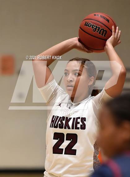 Thumbnail 1 in Perry @ Hamilton (AIA 6A Quarterfinal) photogallery.