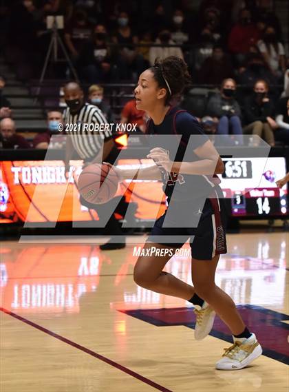 Thumbnail 1 in Perry @ Hamilton (AIA 6A Quarterfinal) photogallery.