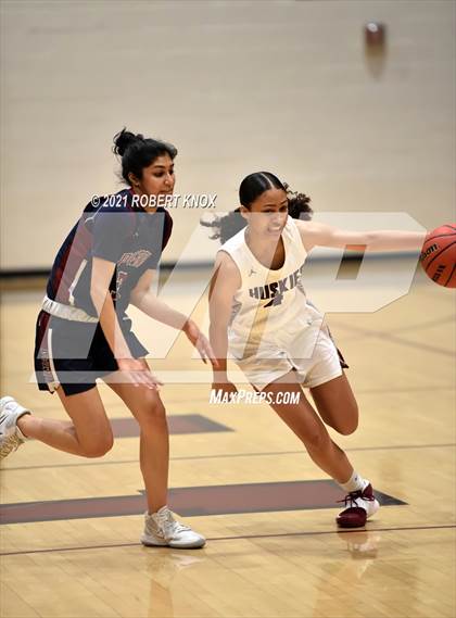 Thumbnail 3 in Perry @ Hamilton (AIA 6A Quarterfinal) photogallery.
