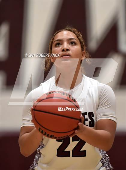 Thumbnail 1 in Perry @ Hamilton (AIA 6A Quarterfinal) photogallery.