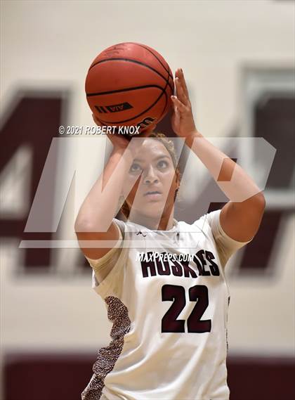 Thumbnail 2 in Perry @ Hamilton (AIA 6A Quarterfinal) photogallery.