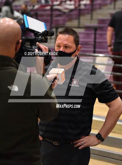 Thumbnail 1 in Perry @ Hamilton (AIA 6A Quarterfinal) photogallery.