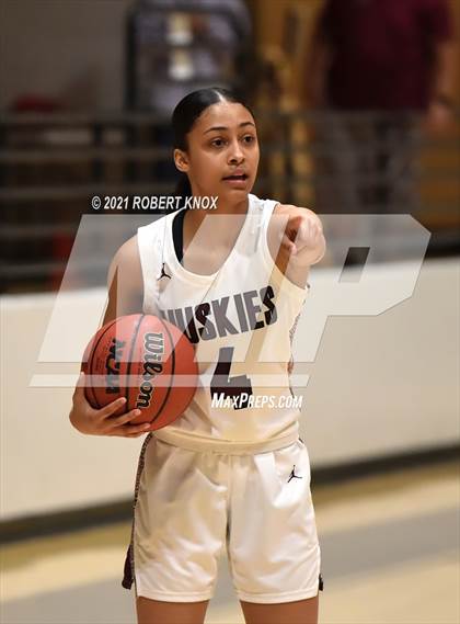 Thumbnail 2 in Perry @ Hamilton (AIA 6A Quarterfinal) photogallery.