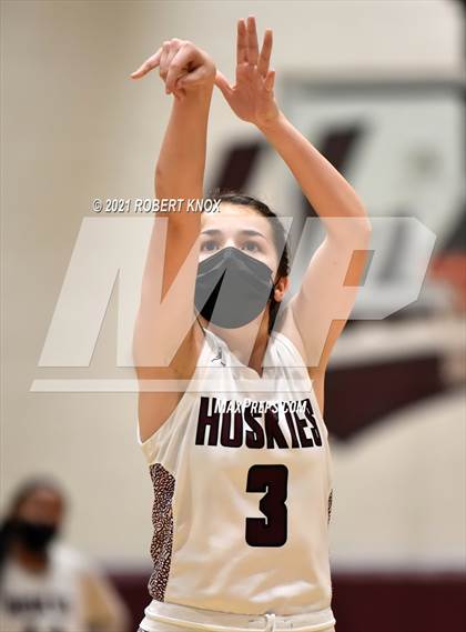 Thumbnail 3 in Perry @ Hamilton (AIA 6A Quarterfinal) photogallery.