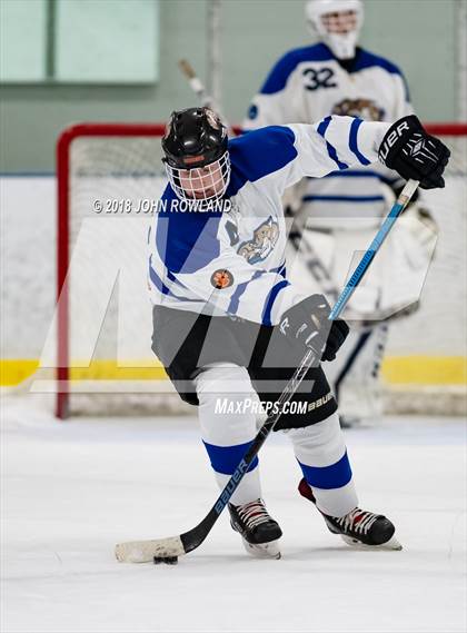 Thumbnail 1 in New Trier (White) vs Libertyville photogallery.