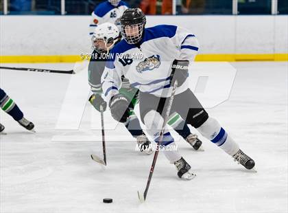 Thumbnail 3 in New Trier (White) vs Libertyville photogallery.