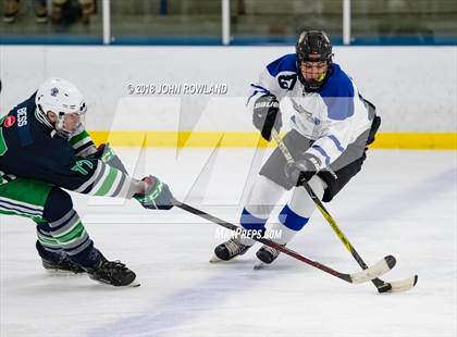 Thumbnail 3 in New Trier (White) vs Libertyville photogallery.