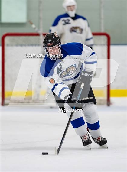 Thumbnail 2 in New Trier (White) vs Libertyville photogallery.