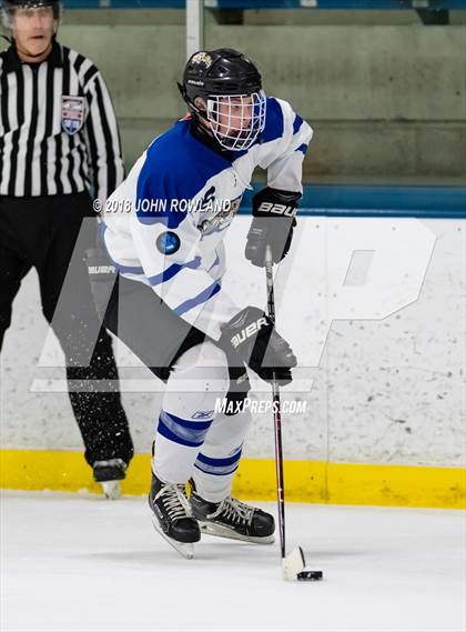 Thumbnail 1 in New Trier (White) vs Libertyville photogallery.