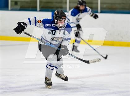 Thumbnail 2 in New Trier (White) vs Libertyville photogallery.