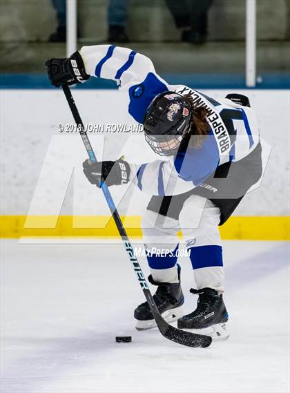 Thumbnail 3 in New Trier (White) vs Libertyville photogallery.