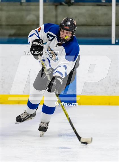 Thumbnail 2 in New Trier (White) vs Libertyville photogallery.