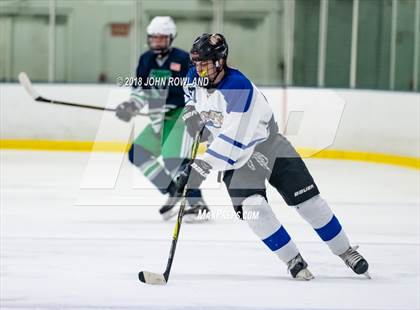 Thumbnail 3 in New Trier (White) vs Libertyville photogallery.