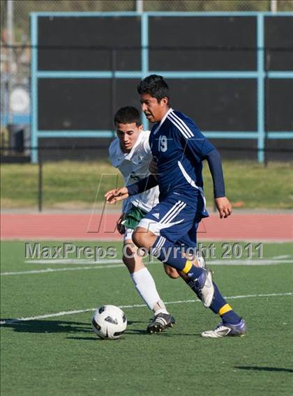 Thumbnail 2 in Dos Pueblos vs Santa Barbara (Buena New Year's Tournament) photogallery.