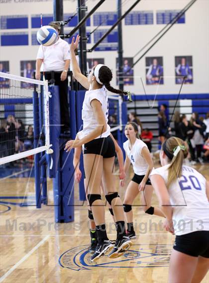 Thumbnail 1 in Andover vs Valley Center (KSHSAA 5A Sub-State Tournament) photogallery.