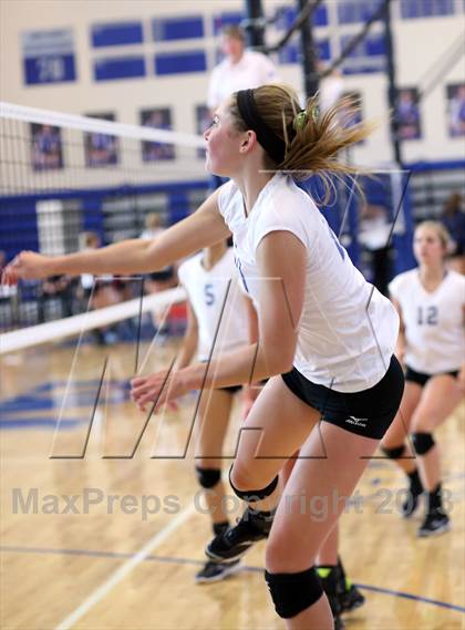 Thumbnail 3 in Andover vs Valley Center (KSHSAA 5A Sub-State Tournament) photogallery.