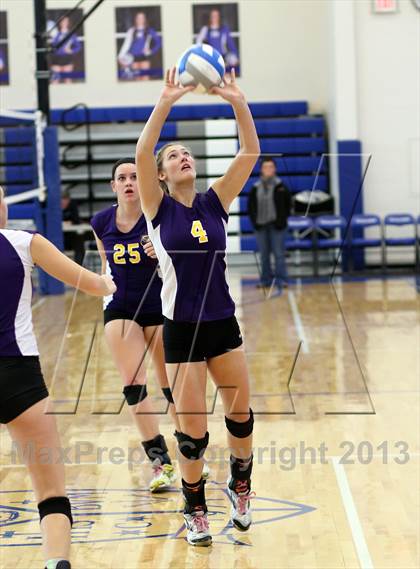 Thumbnail 1 in Andover vs Valley Center (KSHSAA 5A Sub-State Tournament) photogallery.