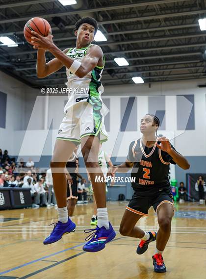 Thumbnail 2 in Iowa United vs Prolific Prep (Made Hoops - Miami Tip-Off) photogallery.