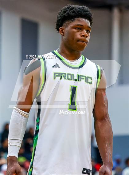 Thumbnail 2 in Iowa United vs Prolific Prep (Made Hoops - Miami Tip-Off) photogallery.