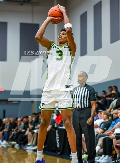 Thumbnail 3 in Iowa United vs Prolific Prep (Made Hoops - Miami Tip-Off) photogallery.