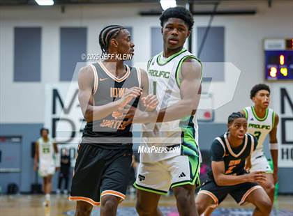 Thumbnail 2 in Iowa United vs Prolific Prep (Made Hoops - Miami Tip-Off) photogallery.