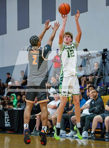 Thumbnail 2 in Iowa United vs Prolific Prep (Made Hoops - Miami Tip-Off) photogallery.