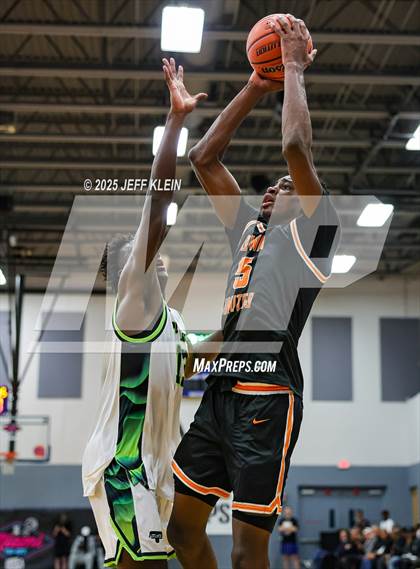 Thumbnail 3 in Iowa United vs Prolific Prep (Made Hoops - Miami Tip-Off) photogallery.