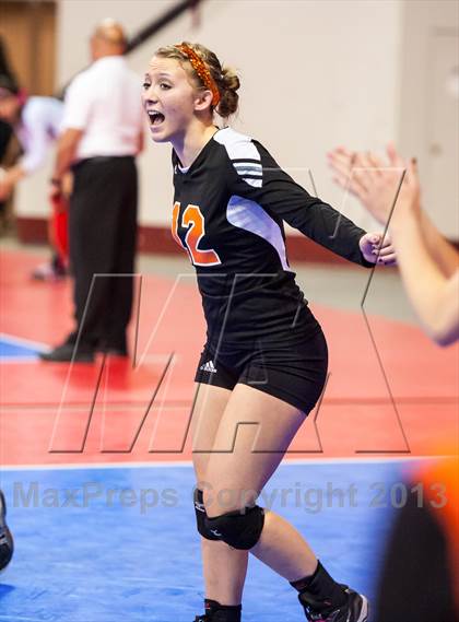 Thumbnail 3 in Bayfield vs. Lamar (CHSAA 3A Pool 1) photogallery.