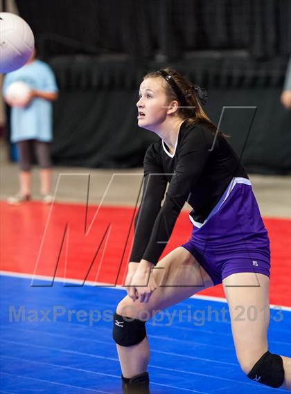 Thumbnail 2 in Bayfield vs. Lamar (CHSAA 3A Pool 1) photogallery.