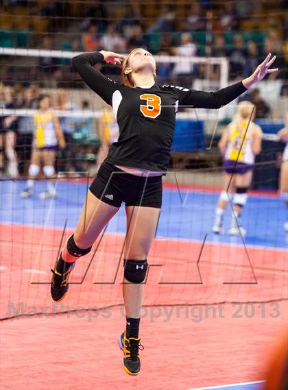 Thumbnail 1 in Bayfield vs. Lamar (CHSAA 3A Pool 1) photogallery.