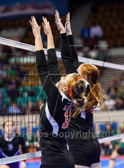 Thumbnail 2 in Bayfield vs. Lamar (CHSAA 3A Pool 1) photogallery.