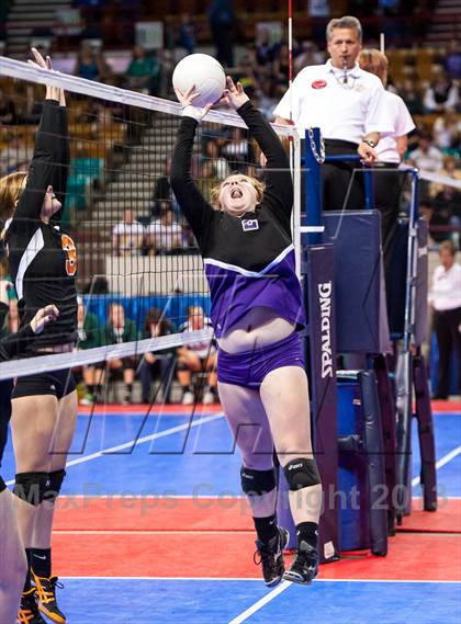 Thumbnail 1 in Bayfield vs. Lamar (CHSAA 3A Pool 1) photogallery.