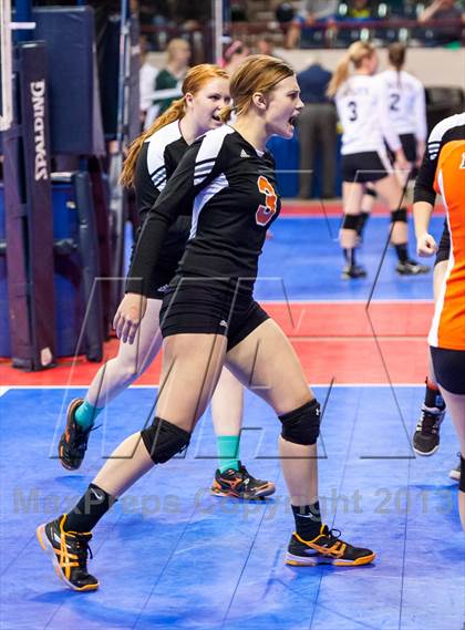 Thumbnail 2 in Bayfield vs. Lamar (CHSAA 3A Pool 1) photogallery.