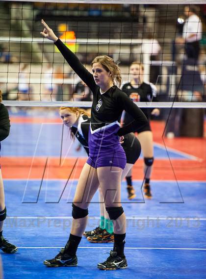 Thumbnail 2 in Bayfield vs. Lamar (CHSAA 3A Pool 1) photogallery.