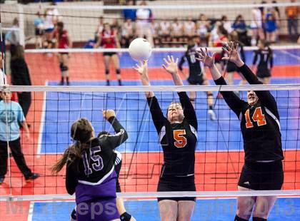 Thumbnail 2 in Bayfield vs. Lamar (CHSAA 3A Pool 1) photogallery.