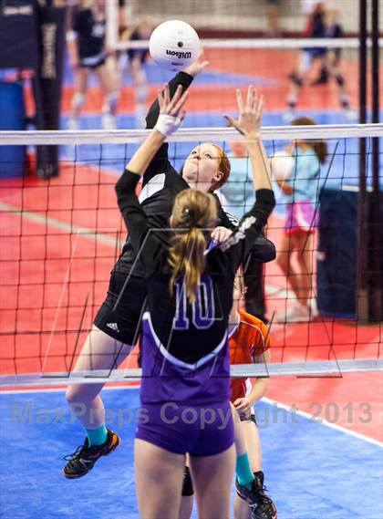 Thumbnail 1 in Bayfield vs. Lamar (CHSAA 3A Pool 1) photogallery.