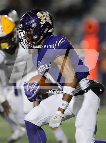 Thumbnail 1 in Denham Springs @ Hahnville (LHSAA 5A 1st Round Playoff) photogallery.