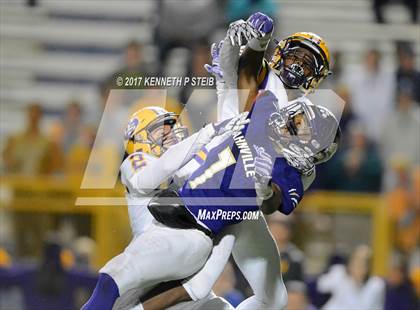 Thumbnail 1 in Denham Springs @ Hahnville (LHSAA 5A 1st Round Playoff) photogallery.