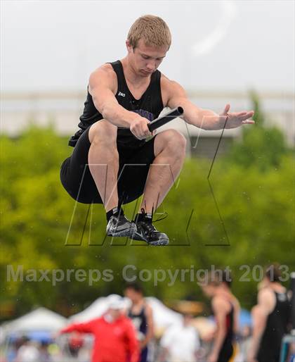 Thumbnail 1 in UHSAA 5A Track and Field Championships photogallery.