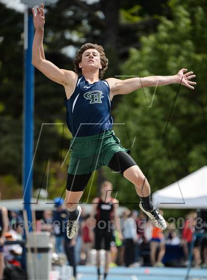 Thumbnail 1 in UHSAA 5A Track and Field Championships photogallery.