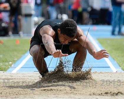 Thumbnail 1 in UHSAA 5A Track and Field Championships photogallery.