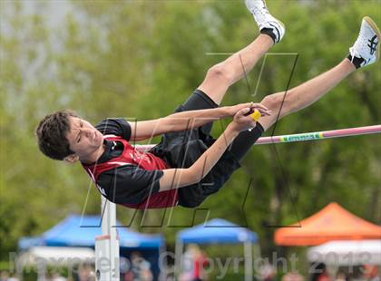 Thumbnail 2 in UHSAA 5A Track and Field Championships photogallery.