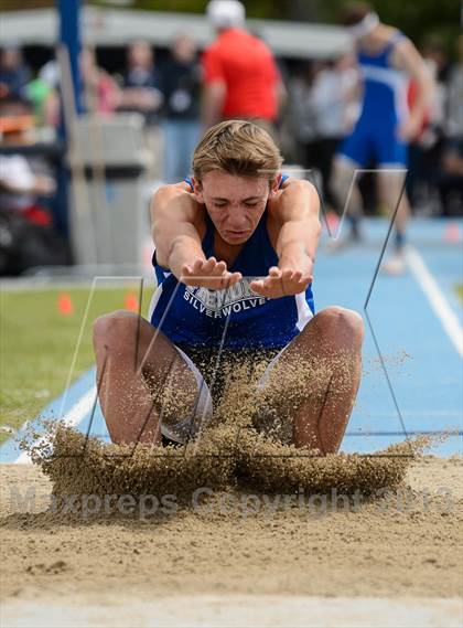 Thumbnail 1 in UHSAA 5A Track and Field Championships photogallery.